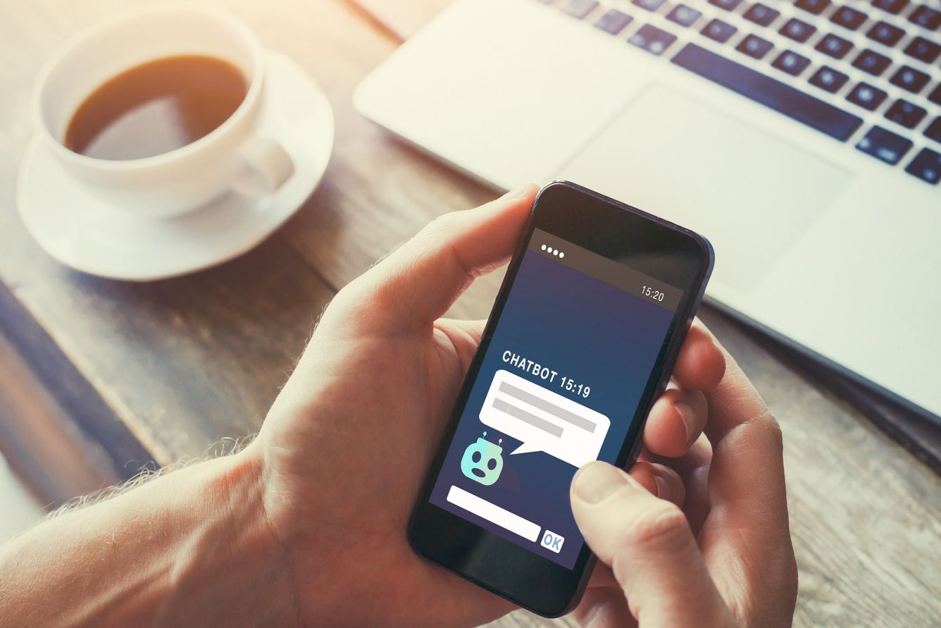 Chatbot remetendo a inteligência artificial nas empresas